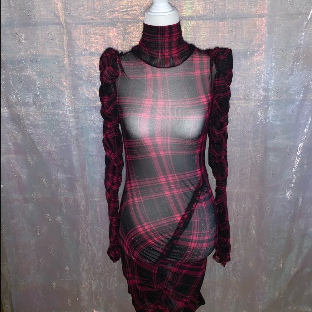 GORGEOUS HOLIDAY BODYCON PLAID PATTERN DRESS